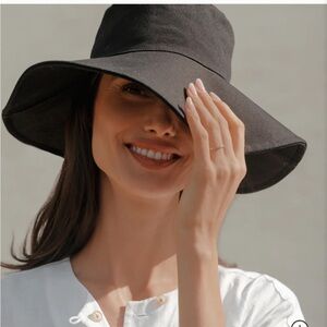 Jenni Kayne canvas bucket hat